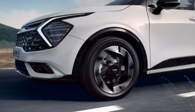 19'' Alloy Wheels https://www.clarksofkidderminster.co.uk/assets/media/6.png