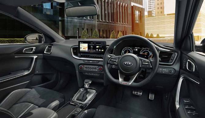 10.25” Navigation Touchscreen https://www.clarksofkidderminster.co.uk/assets/media/ceed_gallery_main_interior_960x720_02.jpg