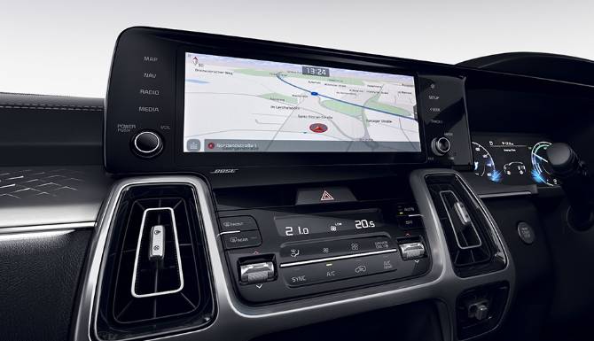 https://www.clarksofkidderminster.co.uk/assets/media/kia_sorento_my21_rhd_1025_navigation_system_960x720_02.jpg