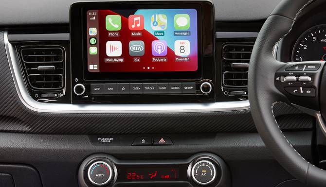 8" Touchscreen Navigation with Telematics https://www.clarksofkidderminster.co.uk/assets/media/stonic_8_inch_touchscreen_h5c1832_960x720_01_01.jpg